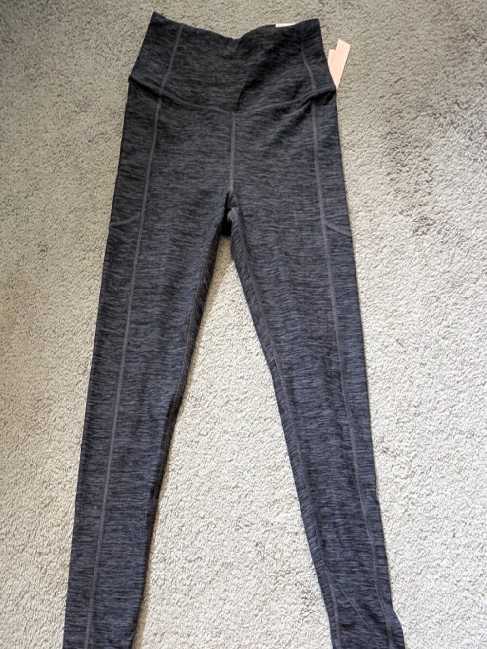 Victoria’s Secret Studio 7/8 High-Rise Leggings – Size 6 – NWT